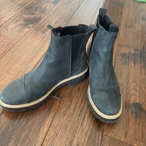Toms waterproof Chelsea boot